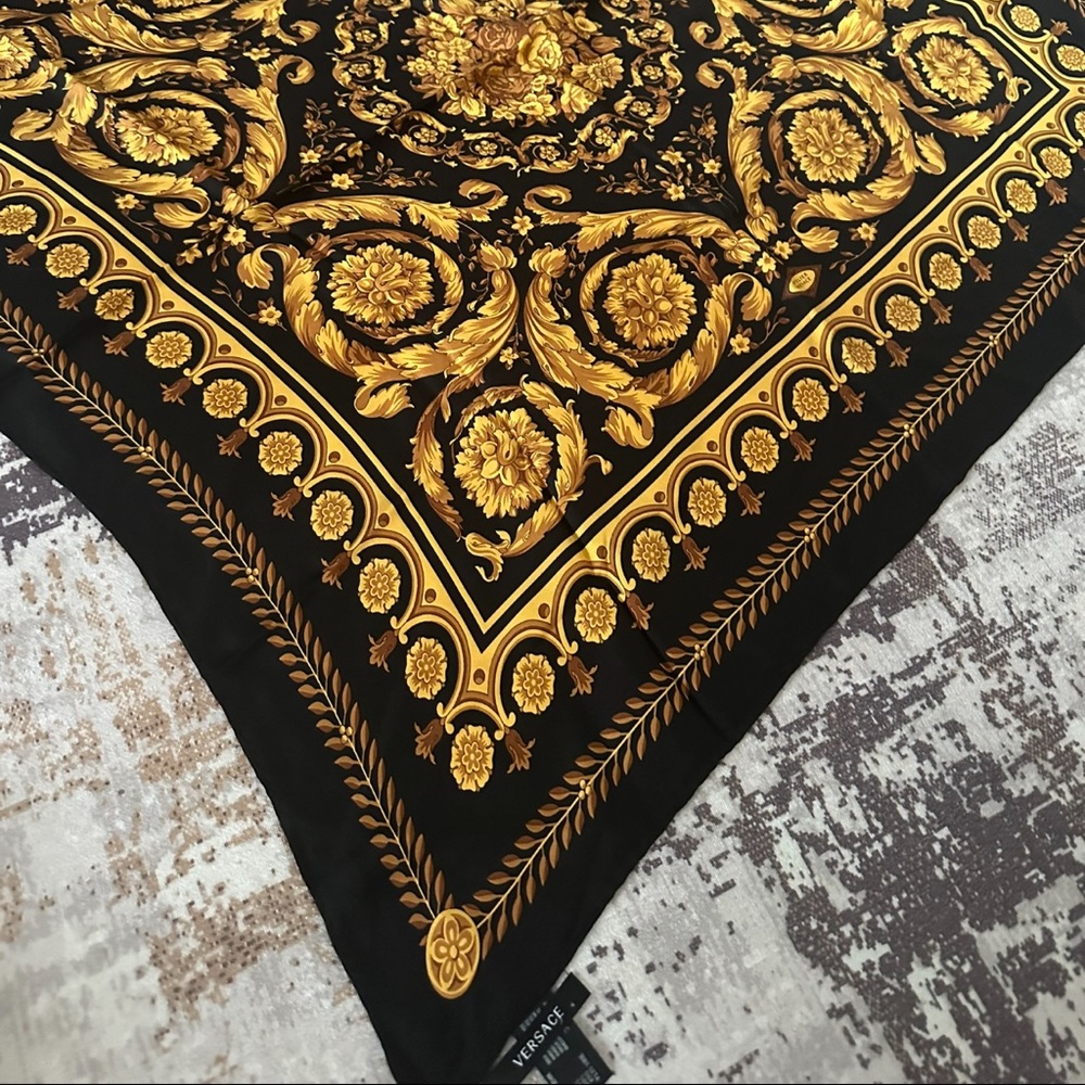 90x90 versace scarf